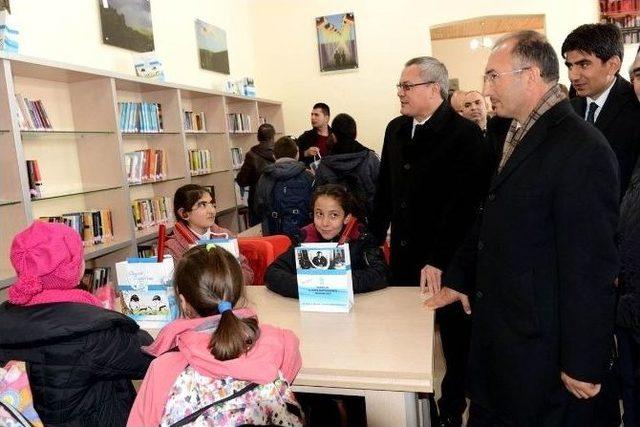 Kütüphane Haftasında Yeni Halk Kütüphanesi Hizmete Başladı