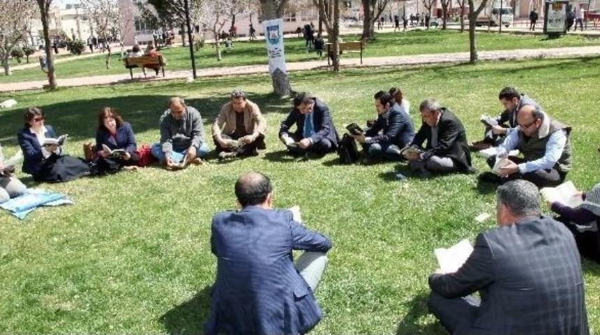 Ga&uuml;n&rsquo;de Kitap Okuma Etkinliği