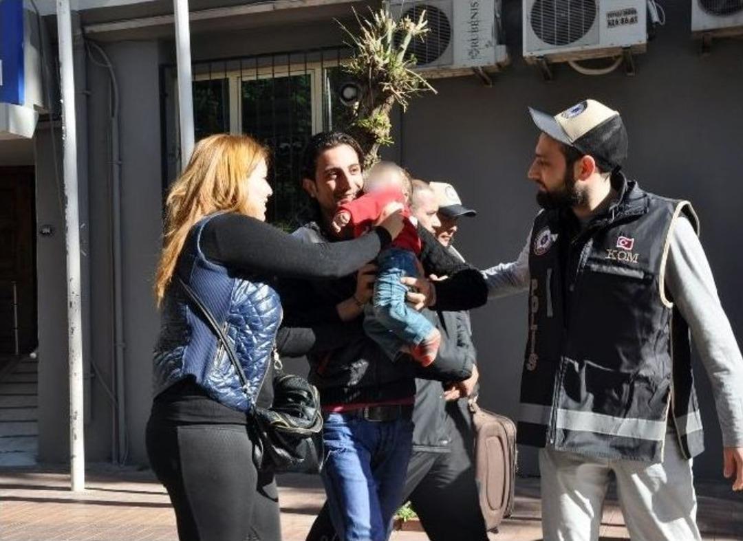 Onlarca &Ccedil;ocuğu &Ouml;l&uuml;me G&ouml;nderdi, Kendi &Ccedil;ocuğunu Hasretle &Ouml;pt&uuml;