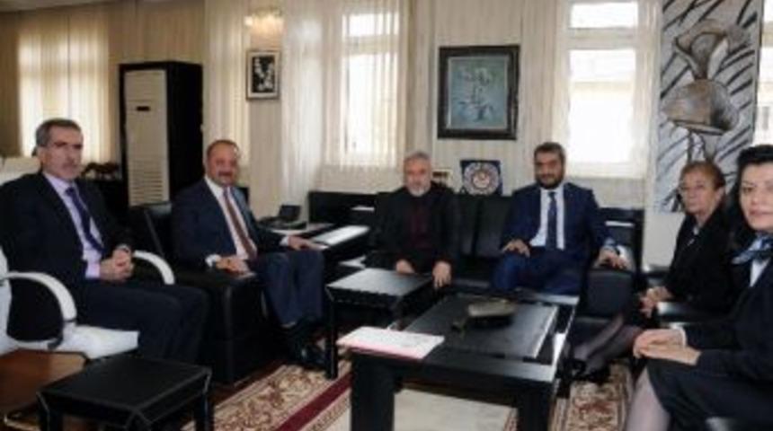 T&uuml;rk D&uuml;nyası Parlamenterler Vakfı&rsquo;ndan Akg&uuml;l&rsquo;e Ziyaret