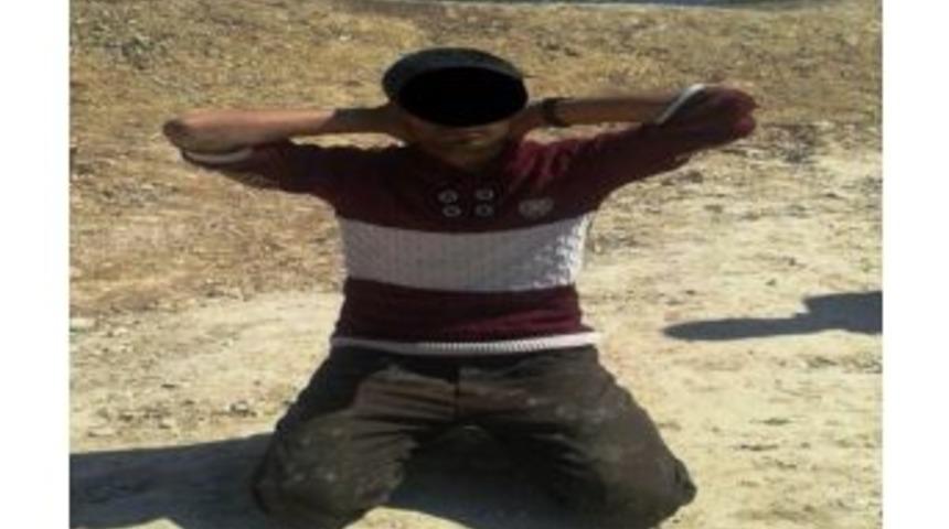 Suriye Sınırında Pkk/pyd Ter&ouml;r &Ouml;rg&uuml;t&uuml; Mensubu Yakalandı