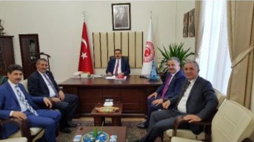 B&ouml;lge Milletvekilleri Bakan Faruk &Ccedil;elik&rsquo;i Ziyaret Etti