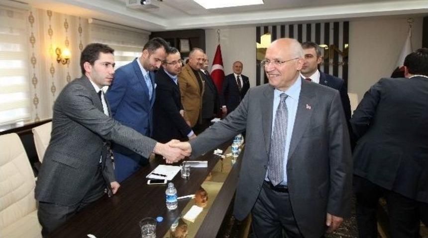 Yenimahalle Belediye Başkanı Yaşar, İnşaat M&uuml;teahhitlerini Dinledi