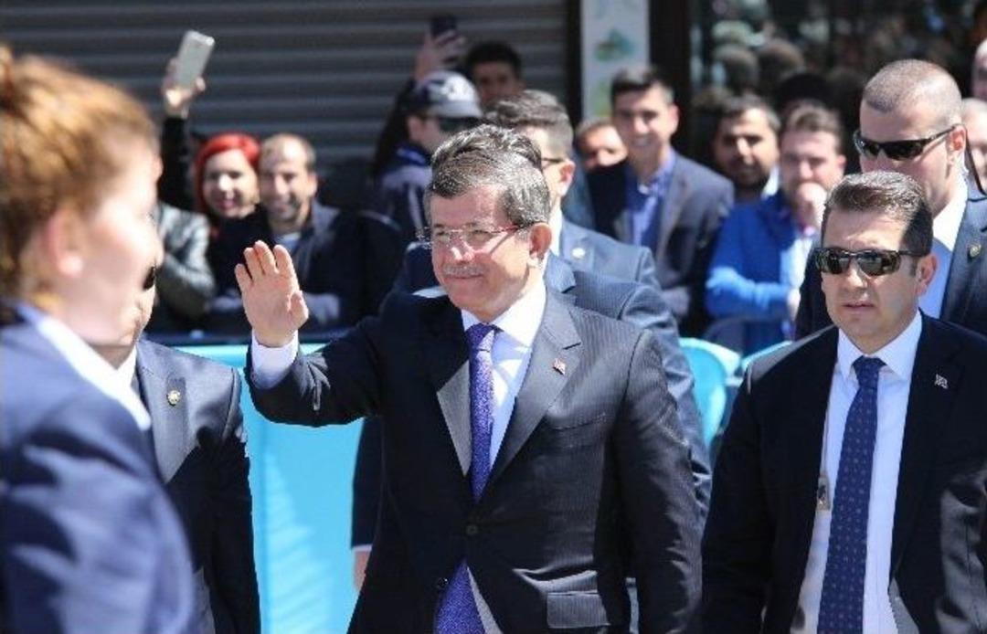 Davutoğlu&rsquo;na Sur&rsquo;da Sevgi Seli