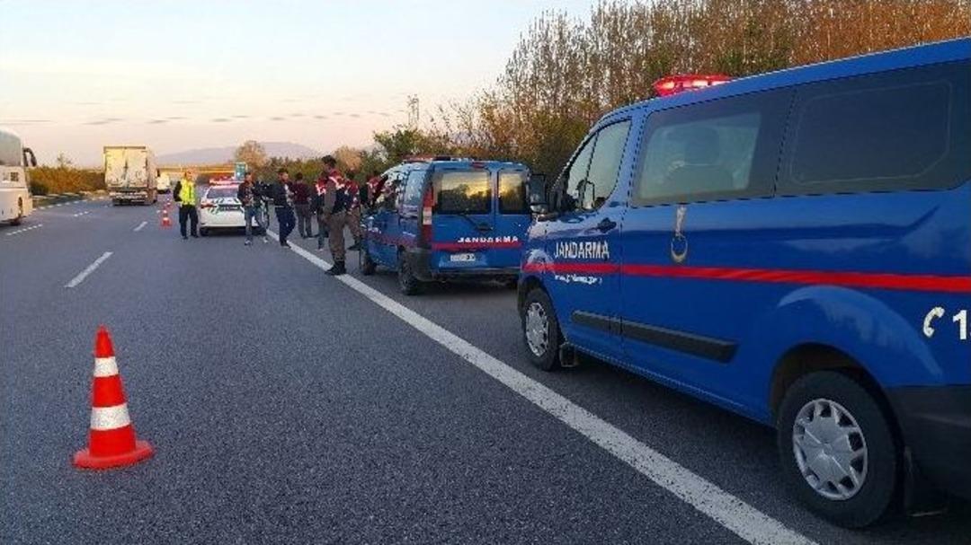 Bomba Ş&uuml;phesi Tem&rsquo;i Trafiğe Kapattı
