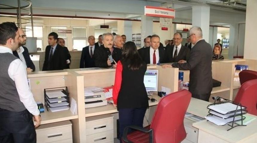 Vali Ali Fidan Defterdarlıkta İncelemelerde Bulundu