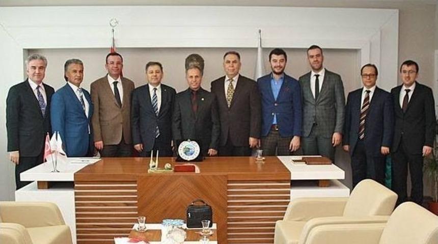 &Ccedil;iftelerliler Derneği&rsquo;nden Baro Başkanı Rıza &Ouml;ztekin&rsquo;e Ziyaret