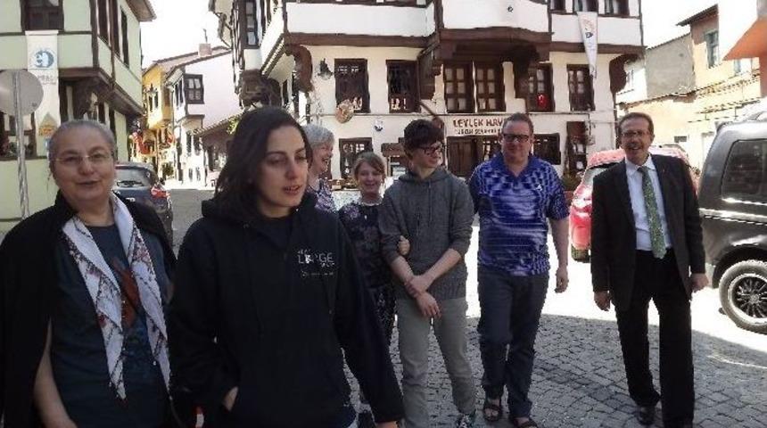 Mihmandar Vali Yardımcısı