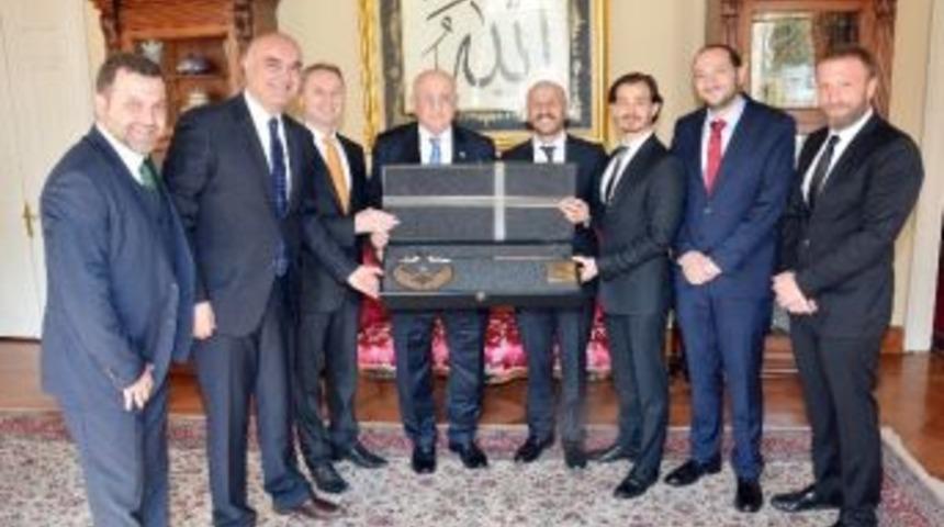 Faziletliler Kul&uuml;b&uuml;&rsquo;nden Tbmm Başkanı Kahraman&rsquo;a Ziyaret