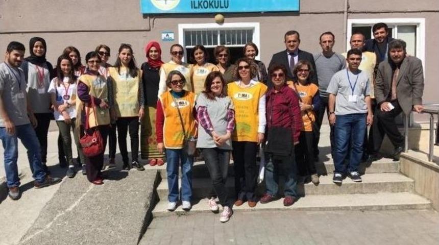 Şehit Salim U&ccedil;ar İlkokulunda Fidan Dikimi