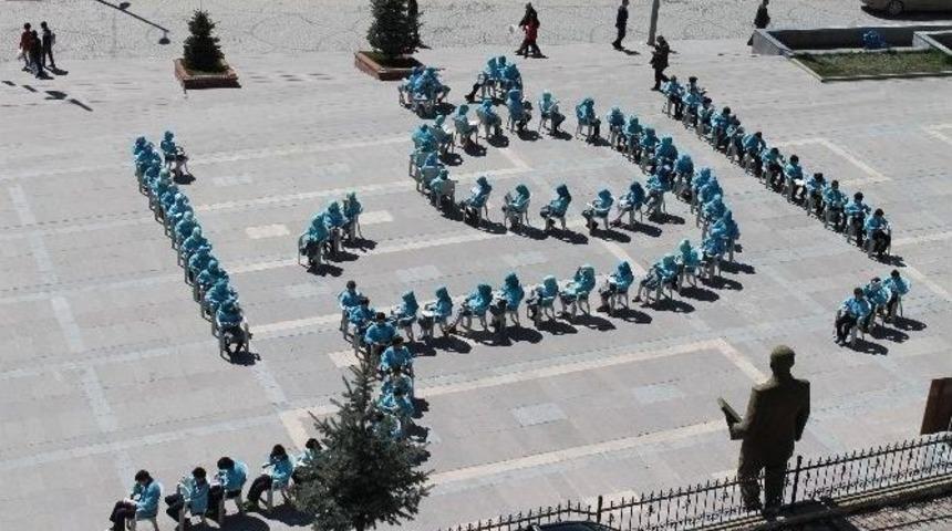 Akdağmadeni İmam Hatip Ortaokulu &Ouml;ğrencileri Meydana Arap&ccedil;a &lsquo;oku&rsquo; Yazdı