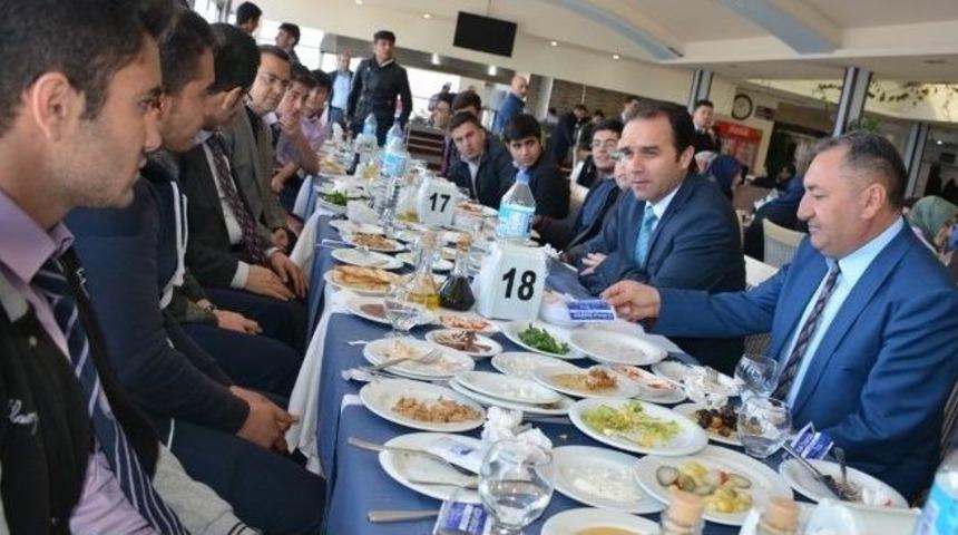 Kaymakam Erkan Başarılı &Ouml;ğrencilerle Bir Araya Geldi