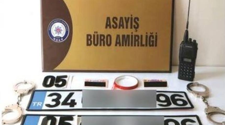 Sahte Polisler Kelep&ccedil;e Ve Telsizle Yakalandı