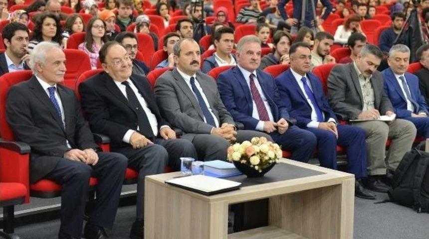&rsquo;t&uuml;rkiye&rsquo;de H&uuml;k&uuml;met Sistemi Arayışları&rsquo; Konulu Panel Ger&ccedil;ekleşti