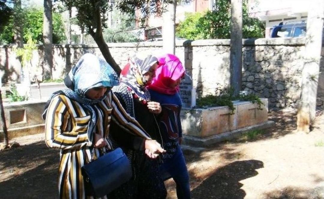 Ağabeyi Tarafından &Ouml;ld&uuml;r&uuml;len Hilal 1 Ay Sonra Defnedildi