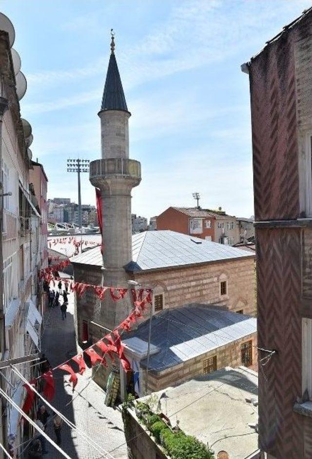 500 Yıllık Hacı Ferhat Camii Yeniden Hizmete Açıldı