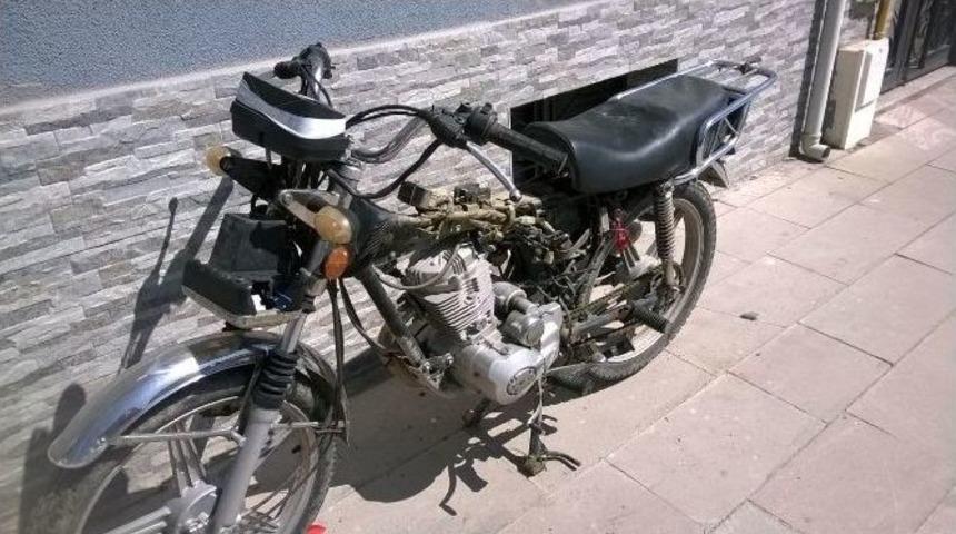 Boz&uuml;y&uuml;k&rsquo;te Bir Garip Hırsızlık Olayı