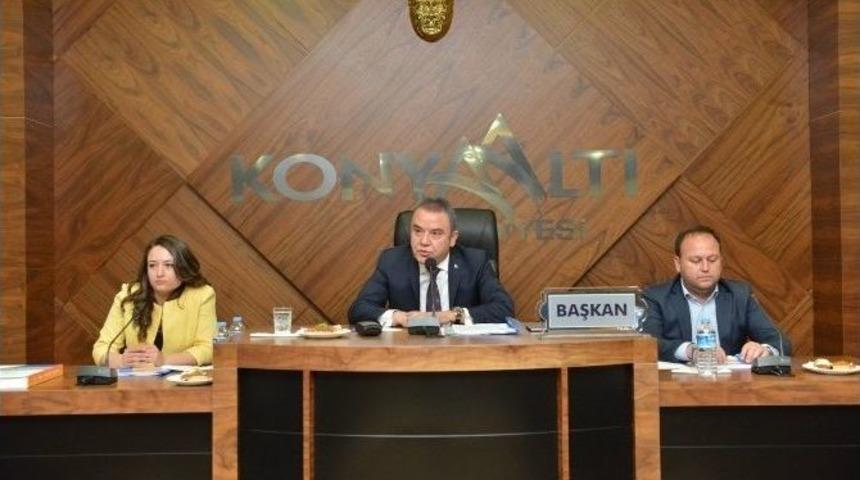 Konyaaltı&rsquo;nda 2015 Yılı Faaliyet Raporu Kabul Edildi