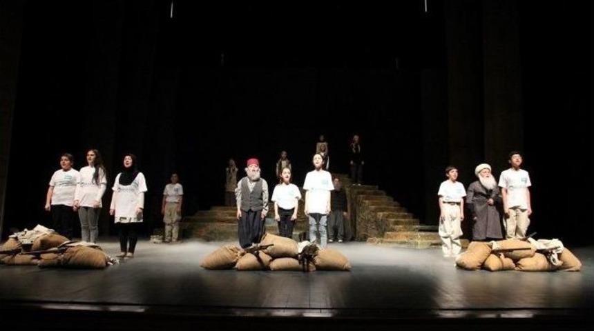 Bilgievi &Ouml;ğrencileri &ldquo;bitmeyen M&uuml;cadele &Ccedil;anakkale&rdquo; İle Duygulandırdı