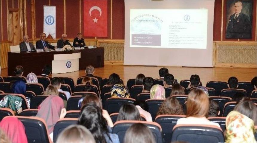 Daire Başkanı G&ouml;l: &ldquo;g&uuml;nde 6 Saat Televizyon İzliyoruz, Yılda 6 Saat Kitap Okuyoruz&rdquo;