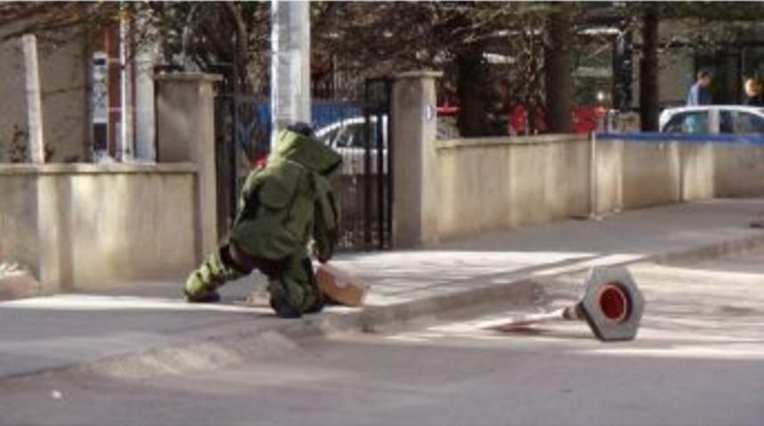 Ş&uuml;pheli Kutudan Yemek &Ccedil;ıktı