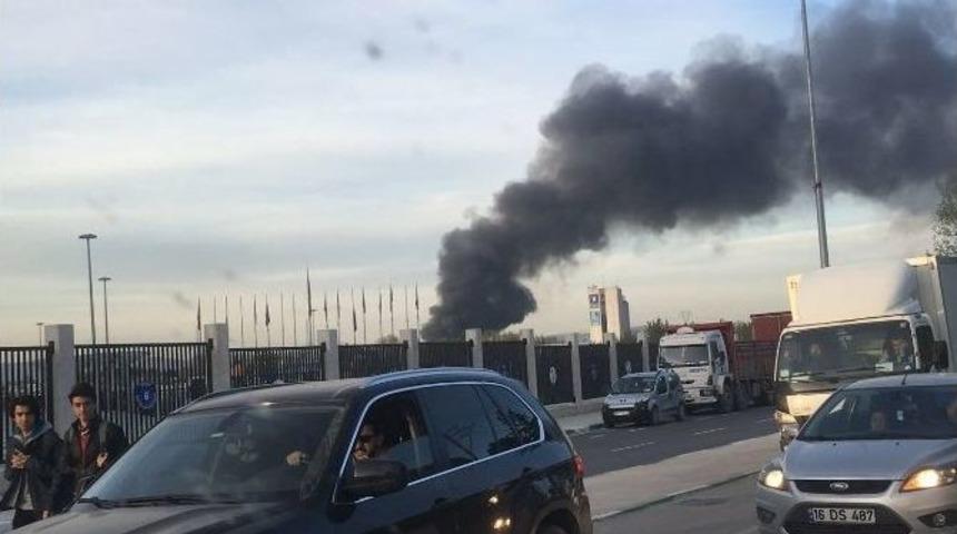 Bursa&rsquo;da Yangın Paniği...dumanlar Bir &Ccedil;ok Yerden G&ouml;r&uuml;l&uuml;yor