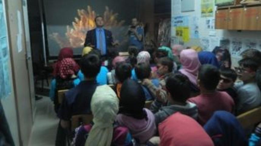 &Ouml;ğrenciler "&ccedil;anakkale Ge&ccedil;ilmez"i İzledi