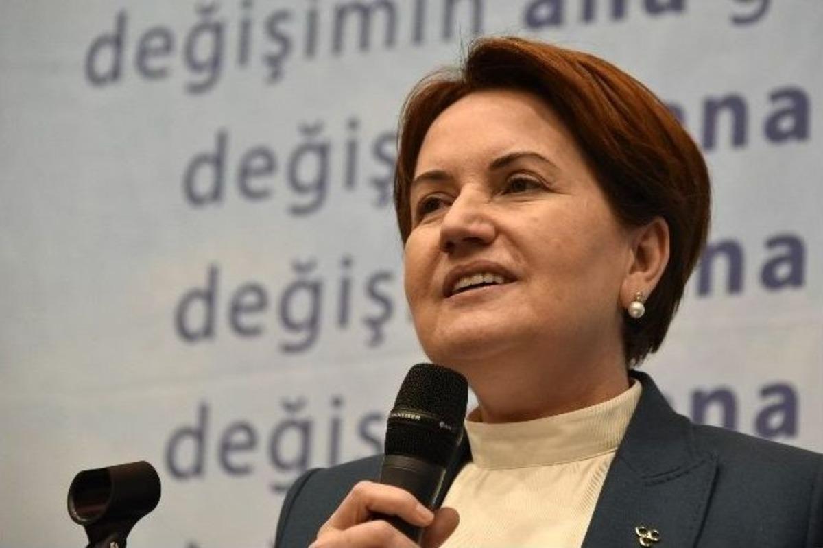 Meral Akşener G&uuml;m&uuml;şhane&rsquo;de