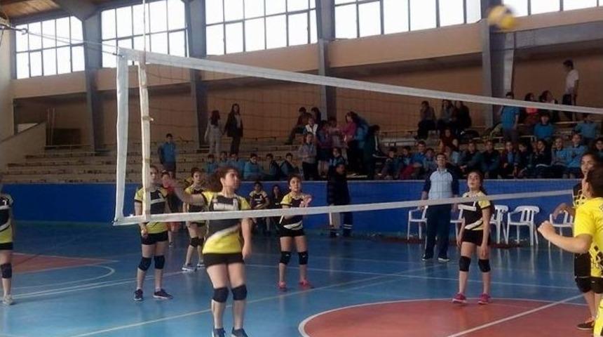 Ko&ccedil;arlı&rsquo;da &Ouml;ğrenciler Filede Boy G&ouml;sterdi