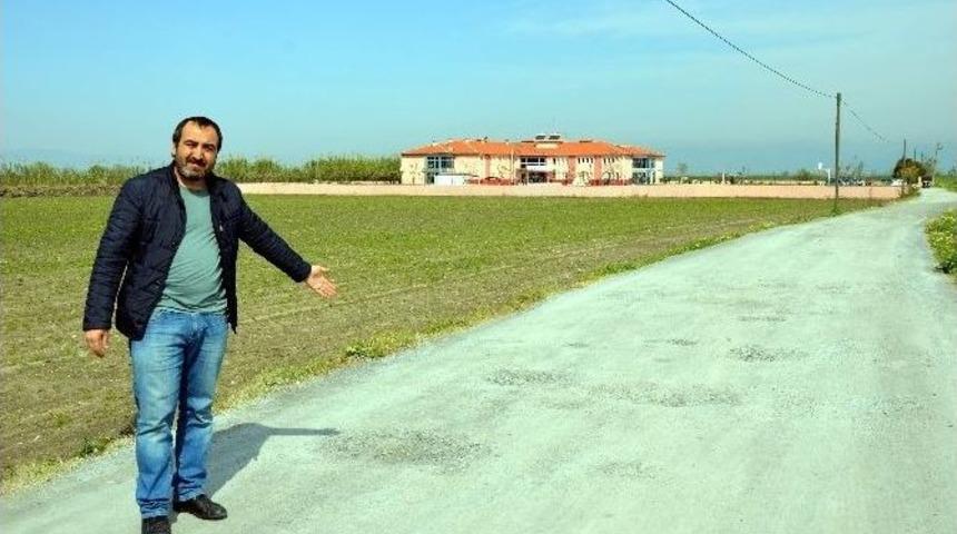 Ko&ccedil;arlı&rsquo;da Veli Ve Servis&ccedil;ilerden Okul Yolu Tepkisi