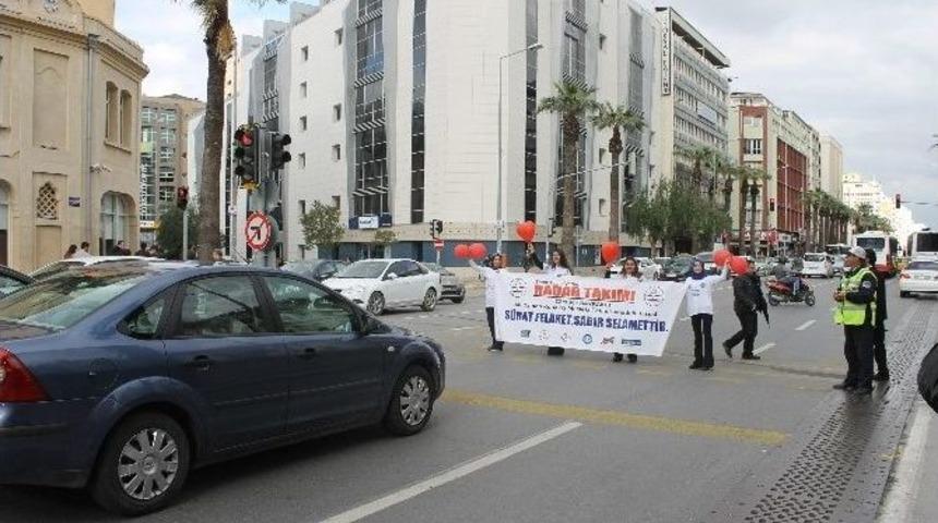 Liseli Gen&ccedil;ler Trafik G&uuml;venliği İ&ccedil;in Harekete Ge&ccedil;ti