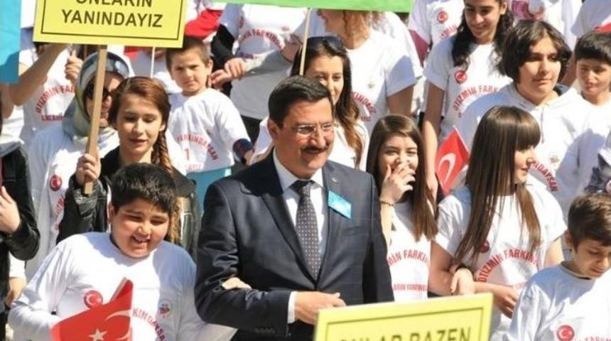 Başkan Ak Otizmliler İ&ccedil;in Y&uuml;r&uuml;d&uuml;