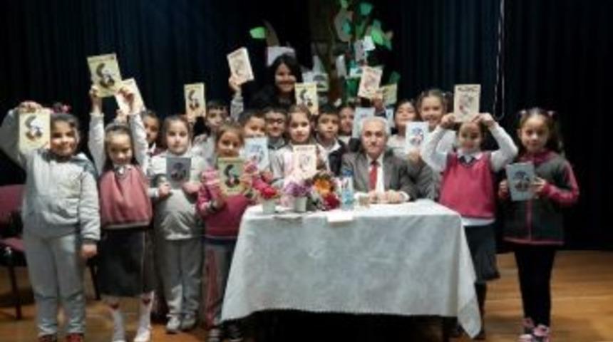K&uuml;t&uuml;phane Haftasını Ahmet Yıldırım&rsquo;la Kutladılar