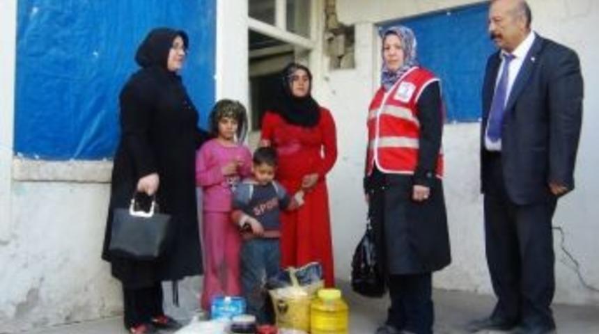 T&uuml;rk Kızılayı Erciş Şubesinden Fakir Ailelere Gıda Yardımı
