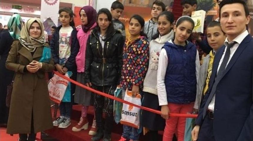 Pervarili &Ouml;ğrenciler Teog &Ouml;ncesi Kitap Fuarına G&ouml;nderildi