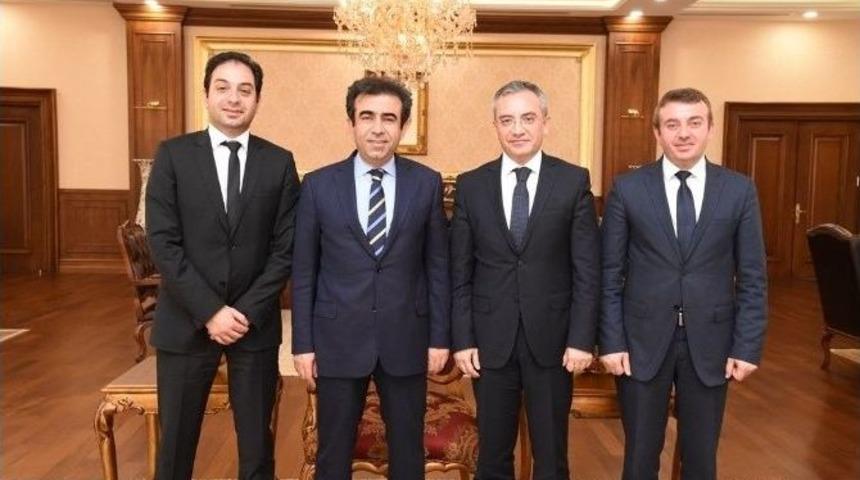 Vali G&uuml;zeloğlu Misafirlerini Ağırladı