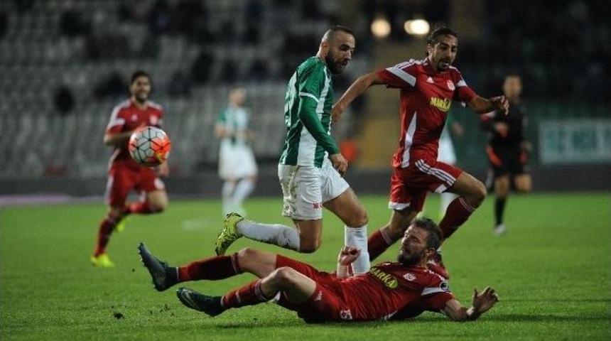 Bursaspor&rsquo;da Serdar Ve Dzsudzsak Sivasspor&rsquo;a Karşı Yok