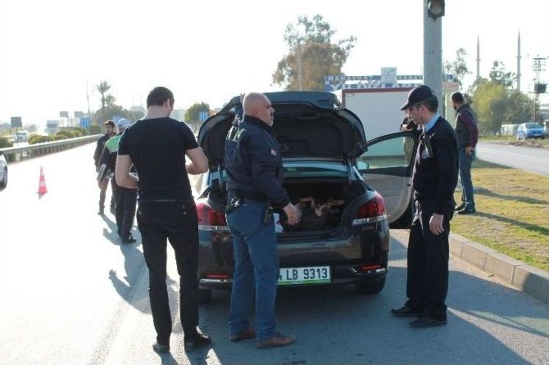 Tem Ve Asayiş Ekipleri D-400&rsquo;de Ara&ccedil;ları Didik Didik Arıyor