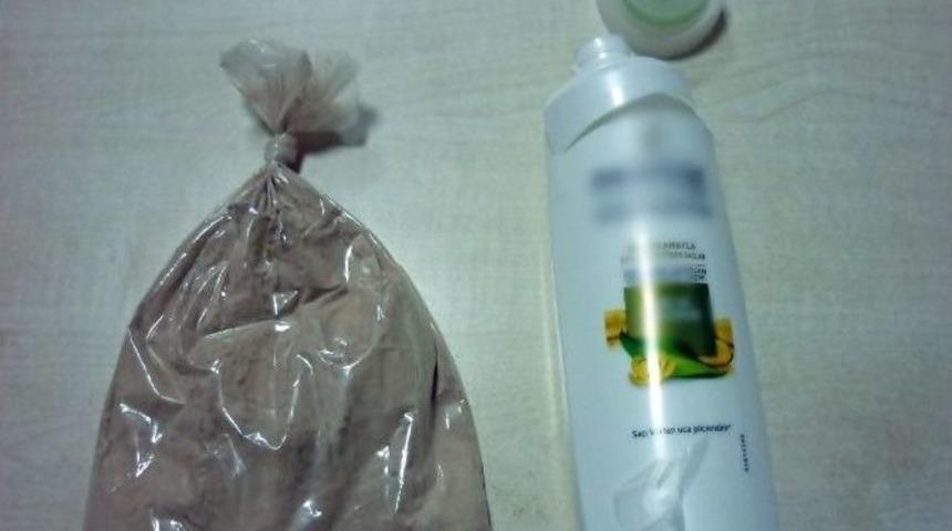 Polis &Uuml;&ccedil; Metrelik &Ccedil;ukura Saklanan Uyuşturucuyu Buldu