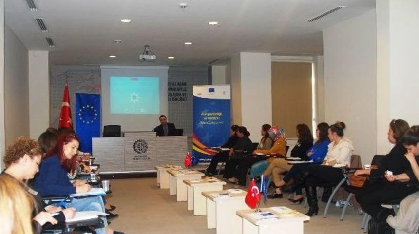 Ab Bilgi Merkezi Etkinliği&rsquo;den Kadın Rol&uuml;