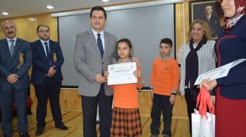 52. K&uuml;t&uuml;phaneler Haftası&rsquo;nda Sultan Alparslan&rsquo;a 2 &Ouml;d&uuml;l!