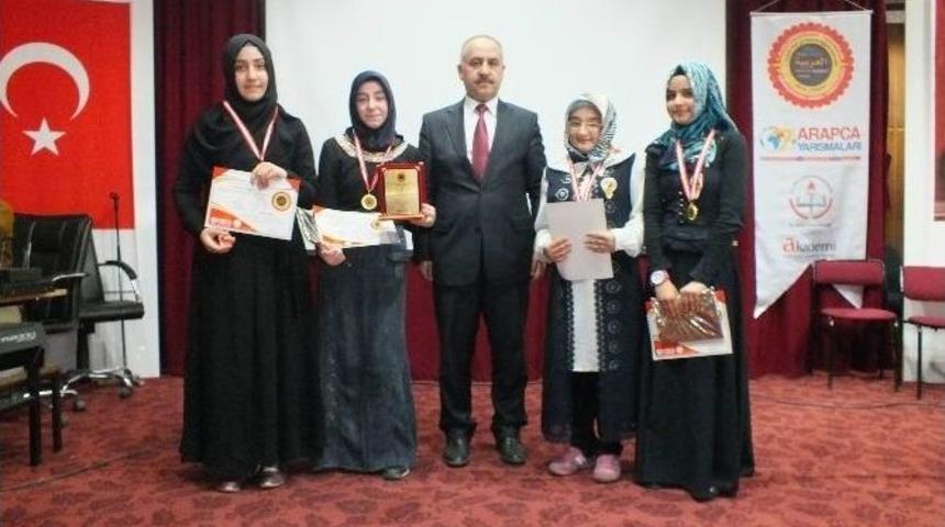 İmam Hatip Ortaokulları Arasında Arap&ccedil;a Yarışması D&uuml;zenlendi
