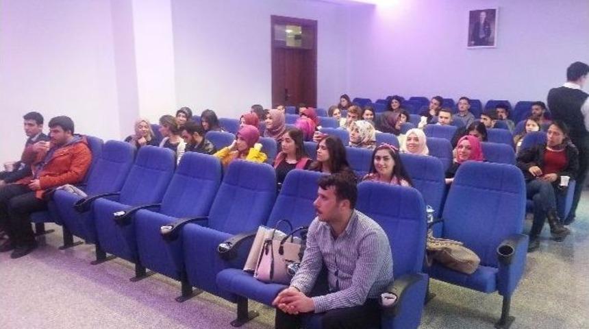 Karaelmas Kitap Kul&uuml;b&uuml; &Uuml;yeleri Ak Parti Milletvekillerini Tbmm&rsquo;de Ziyaret Etti