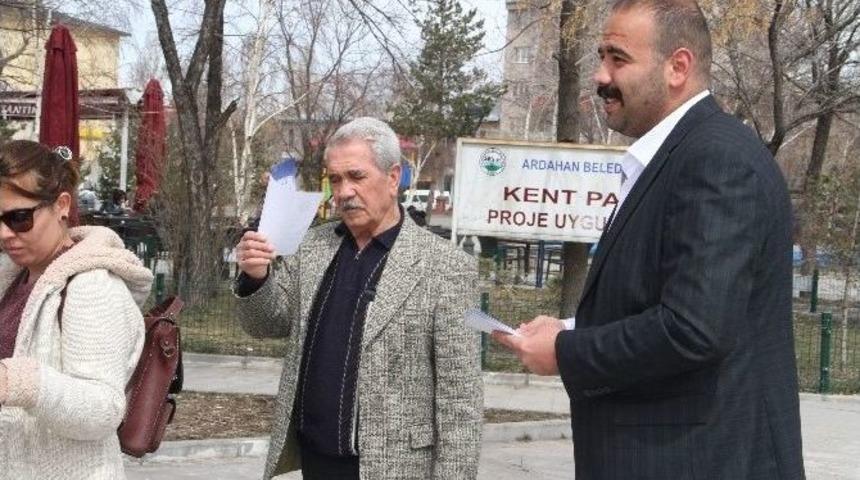 &Uuml;lk&uuml;c&uuml;ler D&uuml;nya Otizm Farkındalık G&uuml;n&uuml;&rsquo;nde Broş&uuml;r Dağıttı