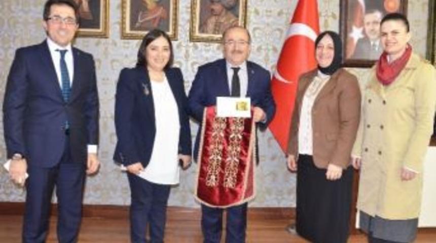 Trabzon&rsquo;un Mimari Desenleri Kıyafet, Takı Ve Aksesuarlara D&ouml;n&uuml;ş&uuml;yor