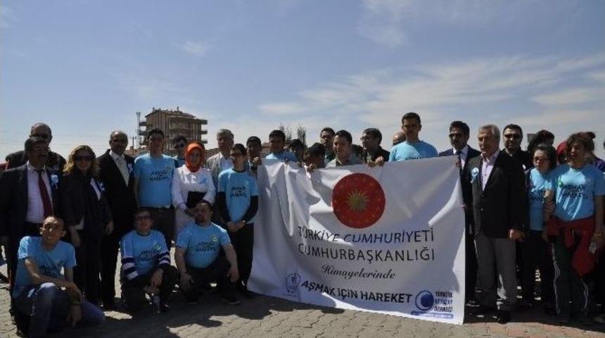 Aksaray&rsquo;da Otizme Dikkat &Ccedil;ekildi