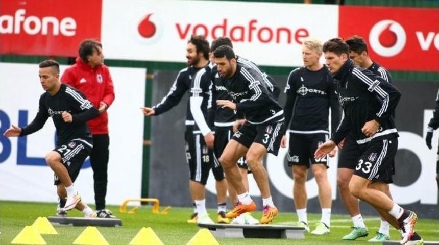 Beşiktaş, Kasımpaşa Maçı Hazlıklarını Sürdürüyor