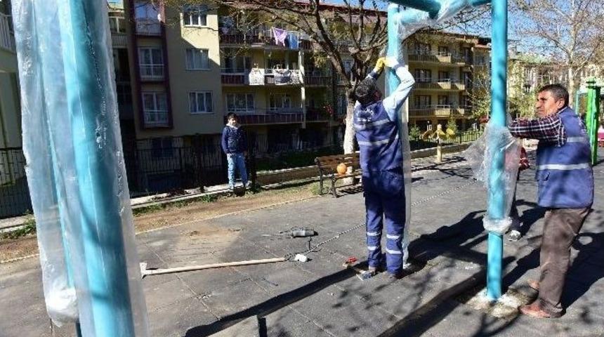 Parklarda Bakım Ve D&uuml;zenleme &Ccedil;alışması Yapıldı