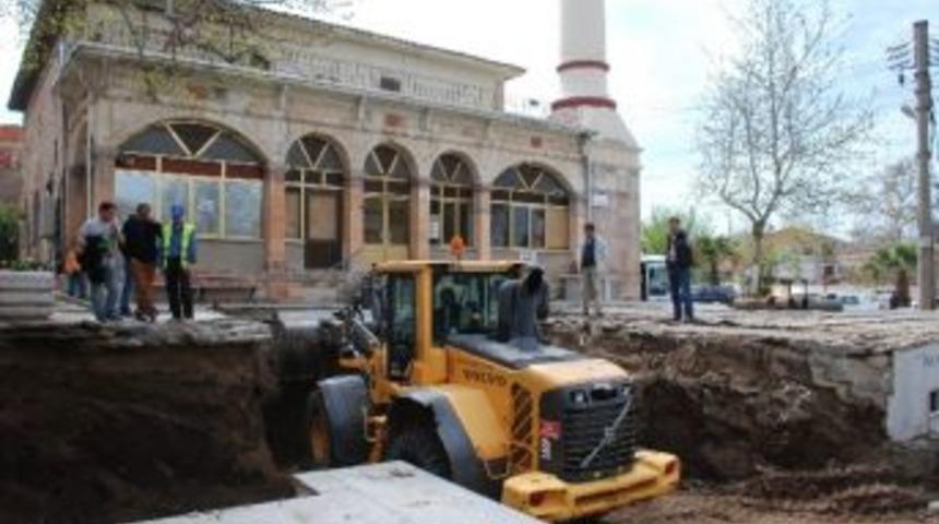 Merkez &Ccedil;arşı Cami &Ccedil;evre D&uuml;zenlemesi Başlatıldı