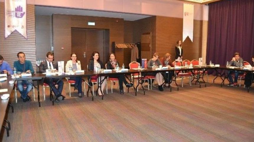 Trabzon&rsquo;da &ldquo;aile İ&ccedil;i Şiddetle M&uuml;cadele Projesi&rdquo; Bilgilendirme Toplantısı